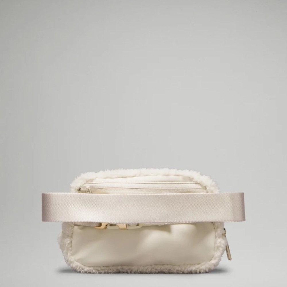 Lululemon Athletica Cream Crossbody Bag with Sherpa Texture - Picture 2 of 7